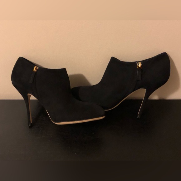 Gucci Black Suede Leather Logo Heeled Ankle Bootie Size-(IT)-36.5/(US)-6 - Picture 6 of 13